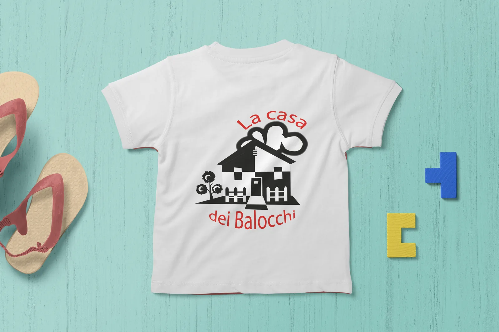 Mockup della maglietta con il logo La Casa dei Balocchi